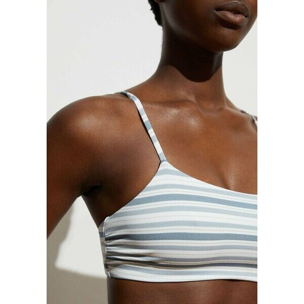 OYSHO Góra od bikini white OY181J099