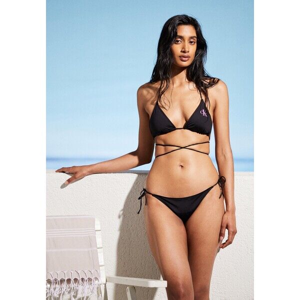 Calvin Klein Swimwear TRIANGLE Góra od bikini black C1781J03Z-Q11