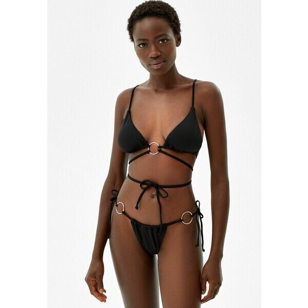 Bershka WITH RING Góra od bikini black BEJ81J00S-Q11
