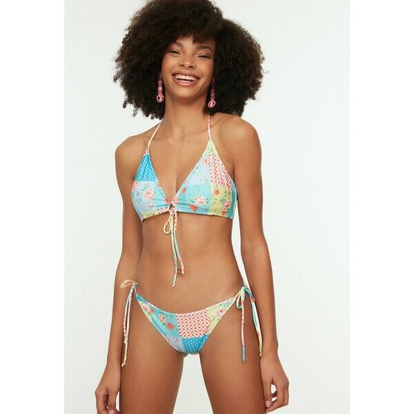Trendyol Dół od bikini white TRU81C009-A11