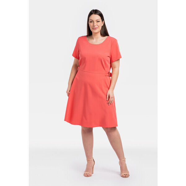KARKO Sukienka elegancka IRYNA Koralowy Regular Fit