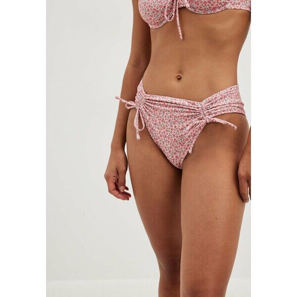 NA-KD Dół od bikini NAA81I04X-J11
