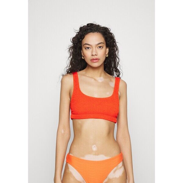 Good American Góra od bikini GOM81J00V-G11