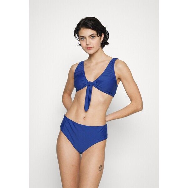 Pieces Bikini PE381L00W-K11