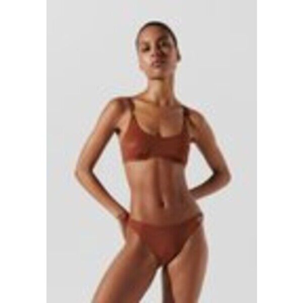 KARL LAGERFELD KARL LAGERFELD SWIMWEAR TOP SIGNATURE SHINY BANDEAU BIKINI Góra od bikini K4881J02J-G11