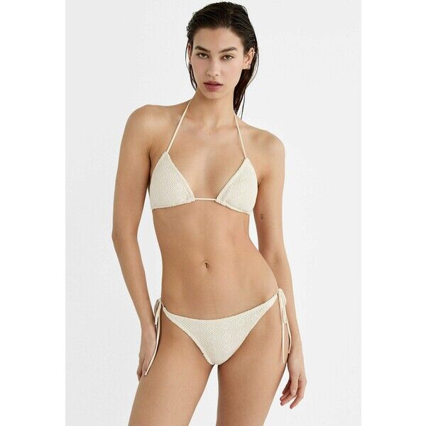 Stradivarius Góra od bikini STH81I01E-A11
