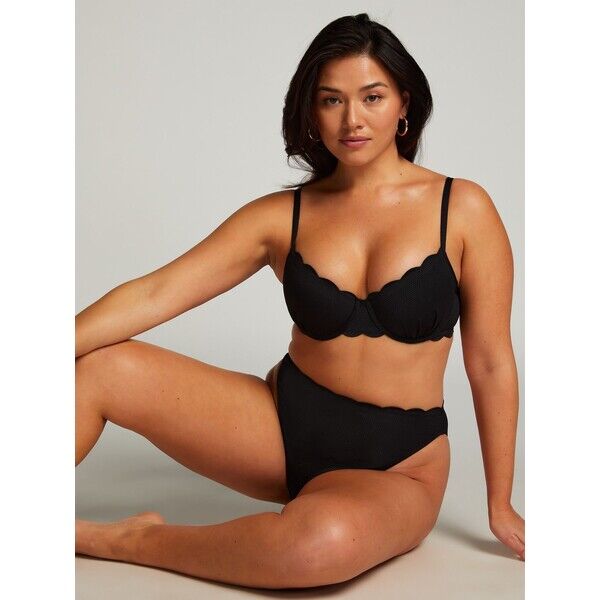 Czarny - Hunkemoller Scallop Push-up Underwired Bikini Top Cup A - E U68-841