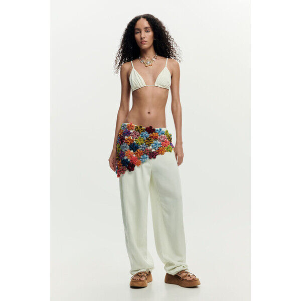 Desigual Pareo z szydełkowymi kwiatami 26SADA369019U