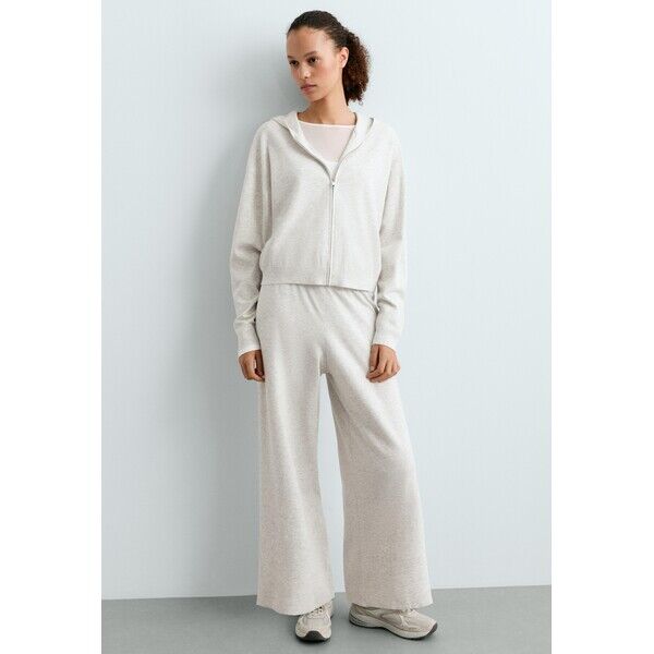 OYSHO Proste spodnie – dzianina 35626774-803