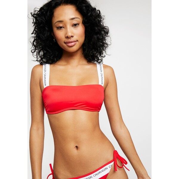 Calvin Klein Swimwear LOGO BANDEAU Góra od bikini laras lipstick C1781J00O